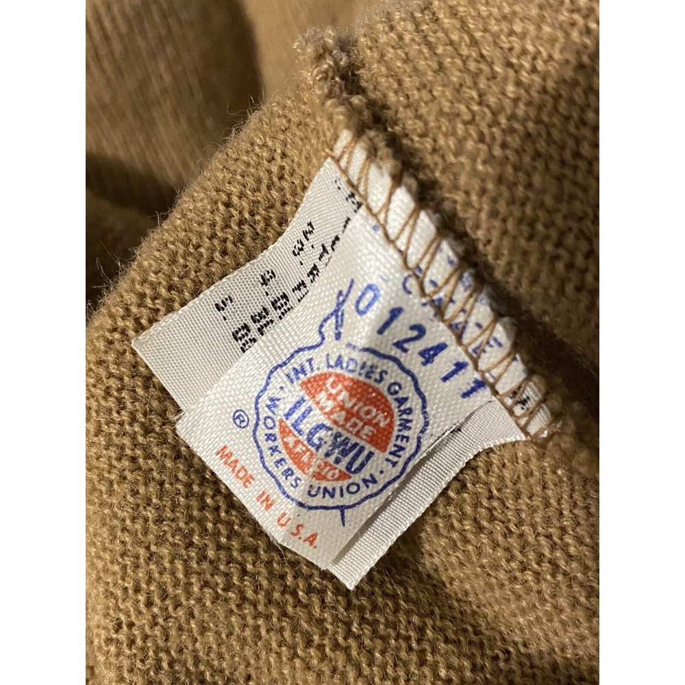 Vintage 80s Lacoste Izod V Neck Sweater Mens L Alligator Logo USA Made - ILGWU - Picture 5 of 12